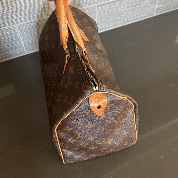 LOUIS VUITTON MONOGRAM SPEEDY 35 - Picture 9 of 11